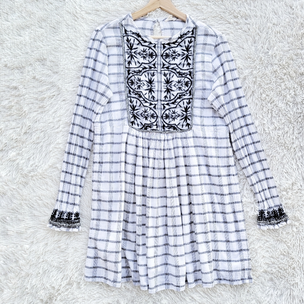 World Market White‎ and Black Plaid Embroidered Dress